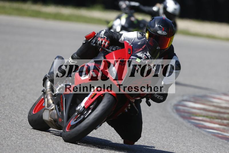 /Archiv-2025/12 30.04.2025 Speer Racing ADR/Gruppe gruen/77